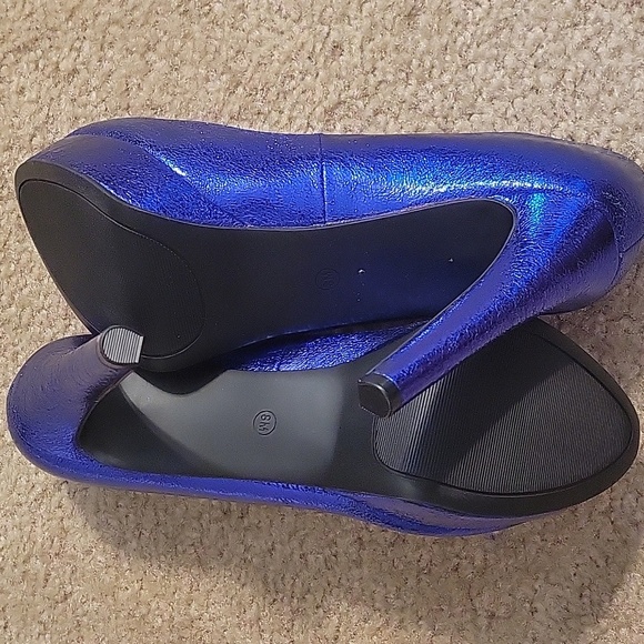 Guess Women's Purple Metallic High Heels NwOT - Picture 6 of 9